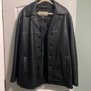 Wilson’s Leather jacket XL for adult. Has inside pocket. Only wore a few times.